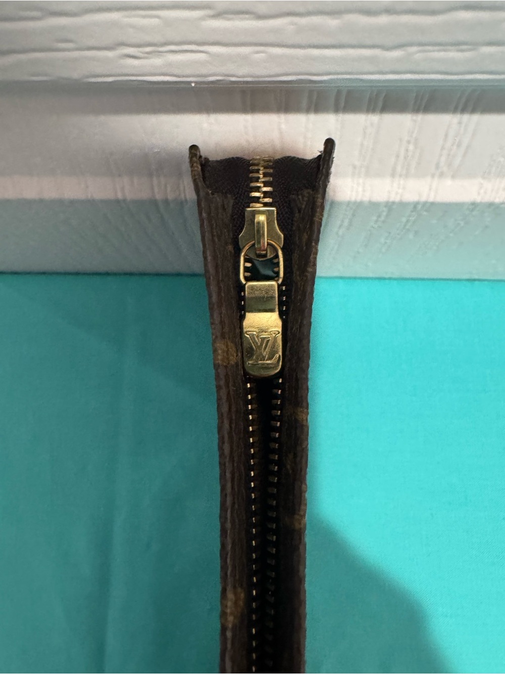Louis Vuitton Tan Monogram Pochette 20 - Picture 7 of 11